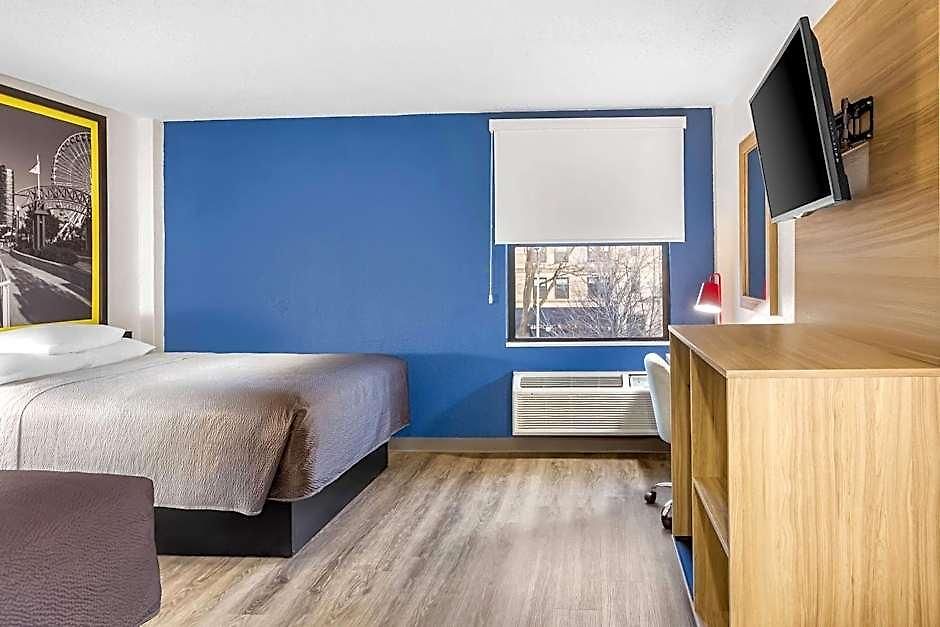 Super 8 By Wyndham Il Hotel