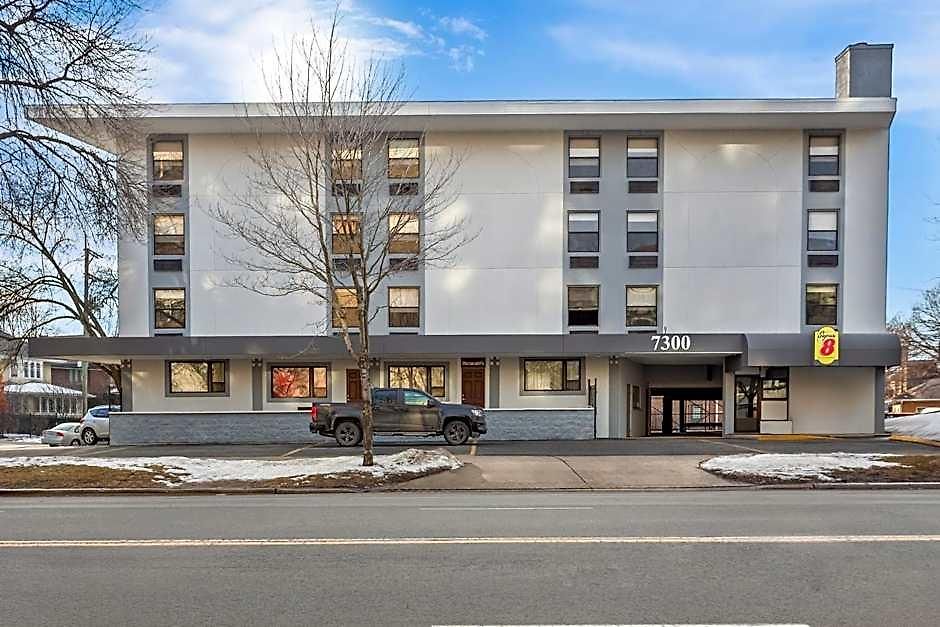 Super 8 By Wyndham Il 2*