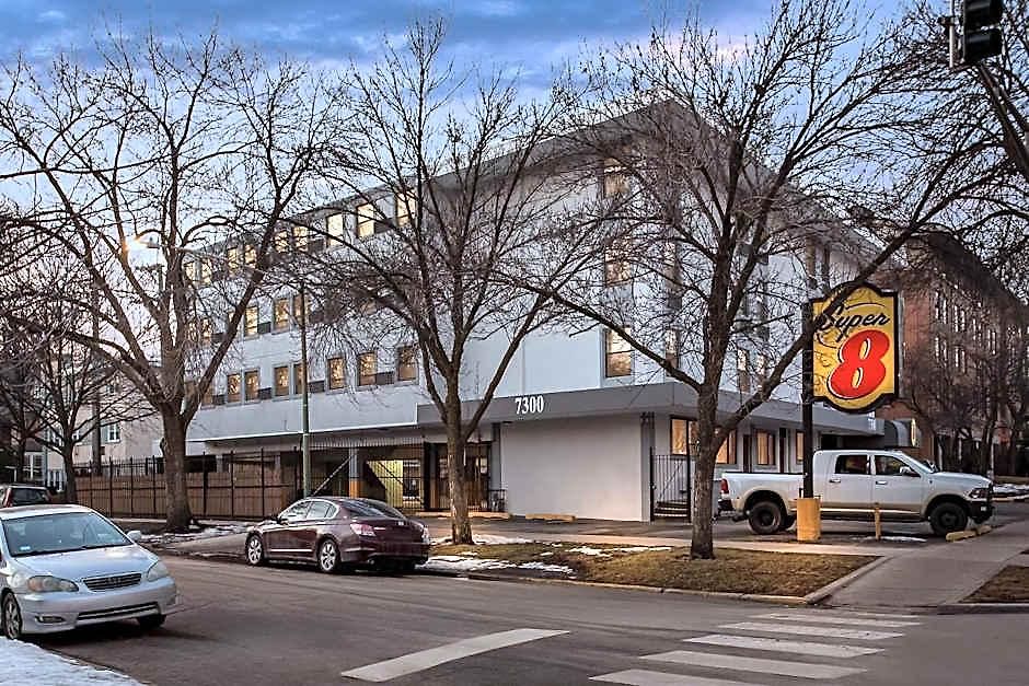 Super 8 By Wyndham Il 2*