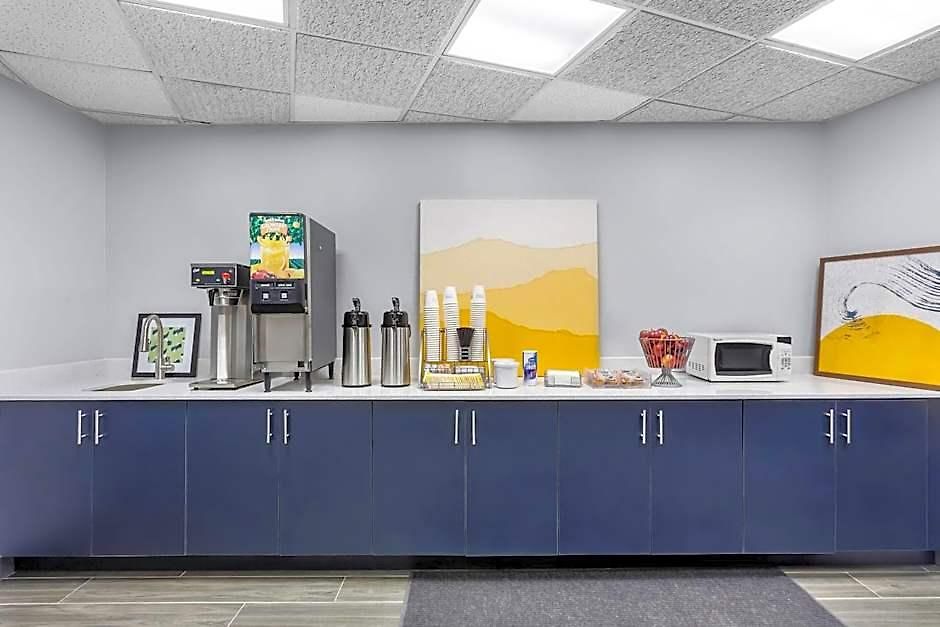 Super 8 By Wyndham Il Hotel 2*