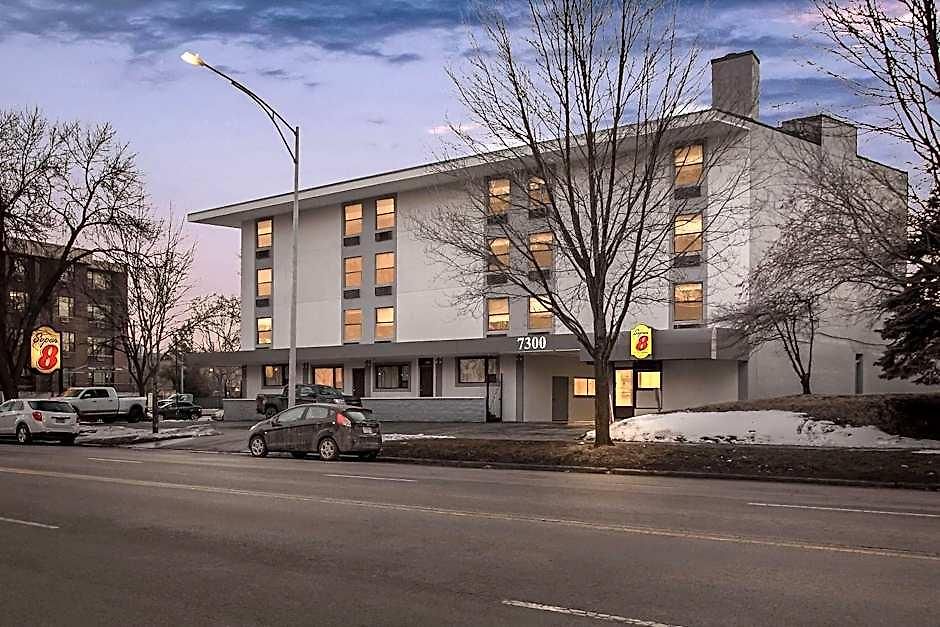 Super 8 By Wyndham Il Hotel 2*