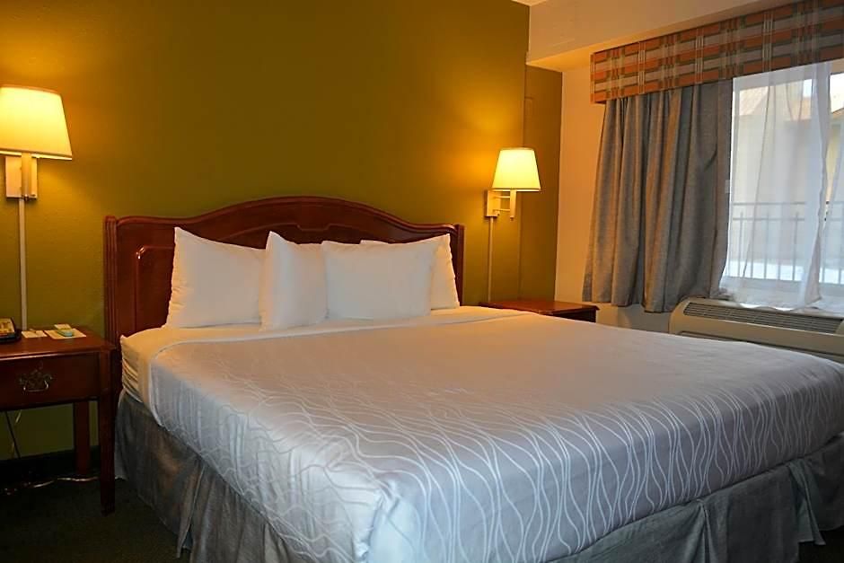 Shore Hotel 3*