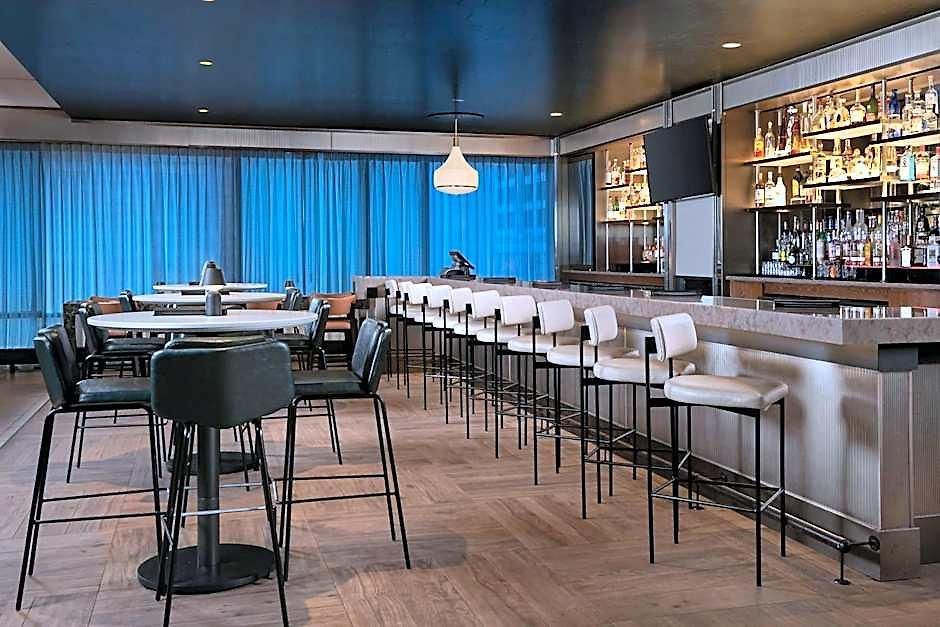 Springhill Downtown/river North Hotel