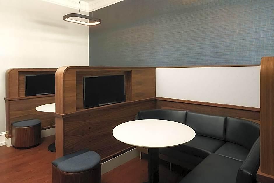 Courtyard By Marriott At Medical District-uic Hotel Chicago