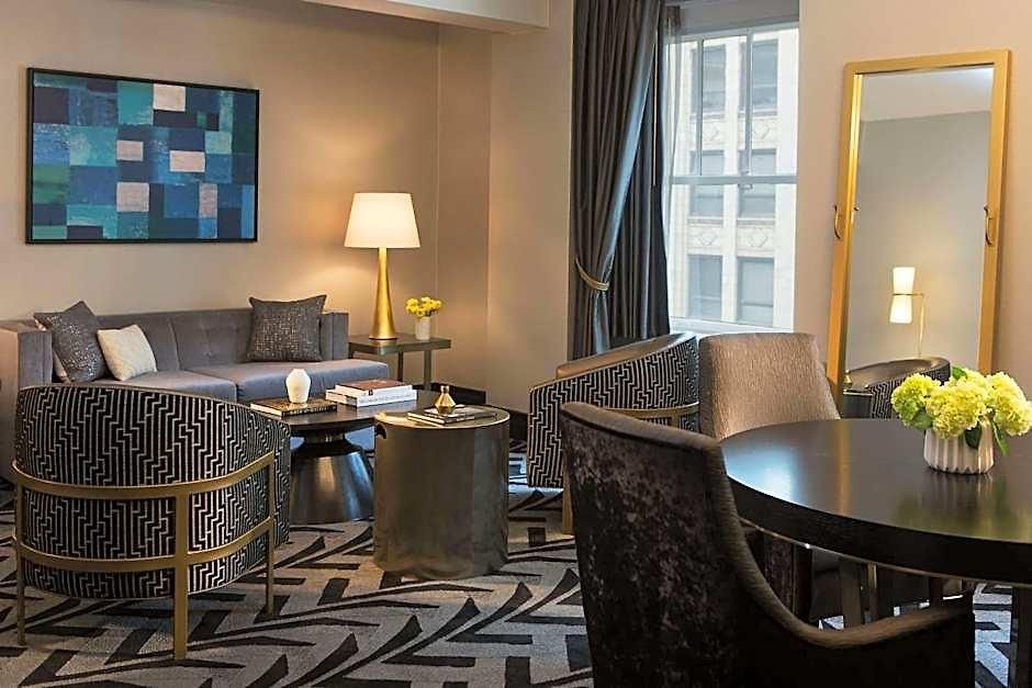 The Allegro Royal Sonesta Loop Hotel 4*