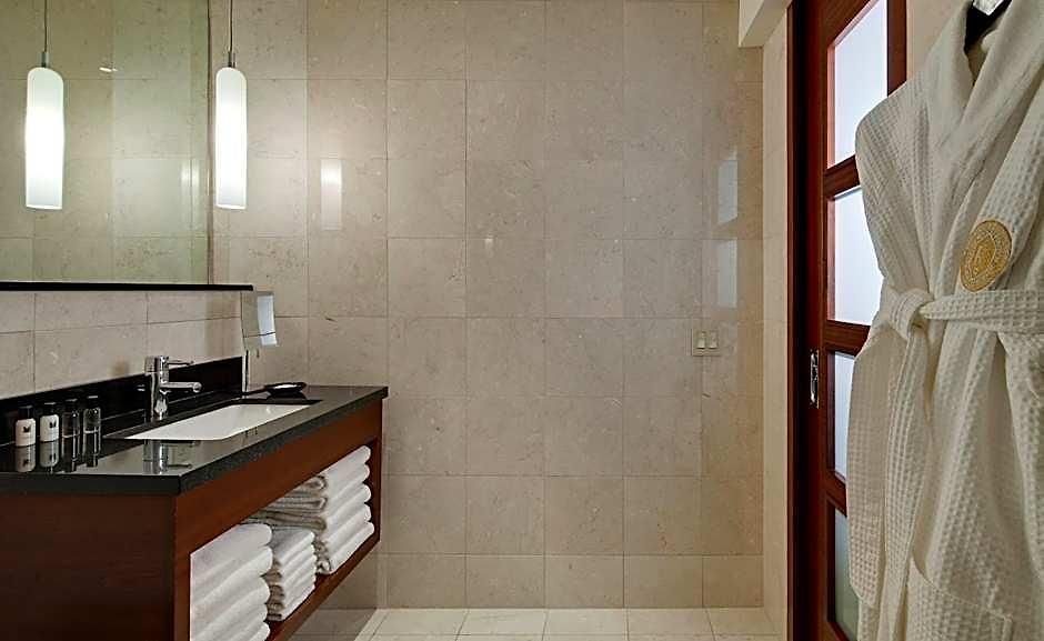 Millennium Knickerbocker Hotel 4*
