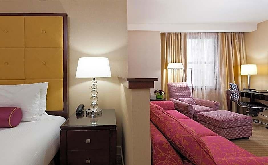 Millennium Knickerbocker Hotel 4*
