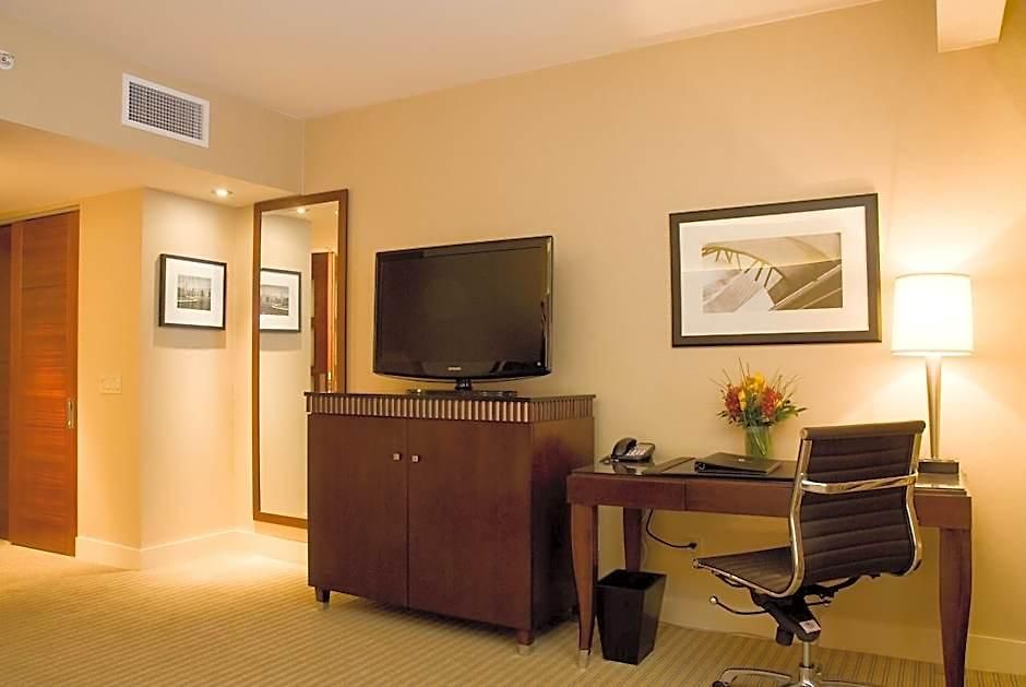 Millennium Knickerbocker Hotel 4*