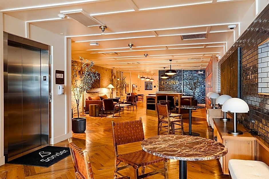 Found Hotels, Chicago, Series By Marriott Hotel 3*