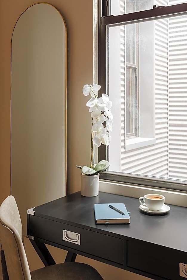 Hotel Found Hotels, Chicago, Series By Marriott 3*