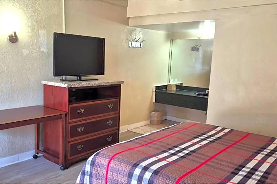 Hotel Saratoga By Capital O Near Midway Airport Il