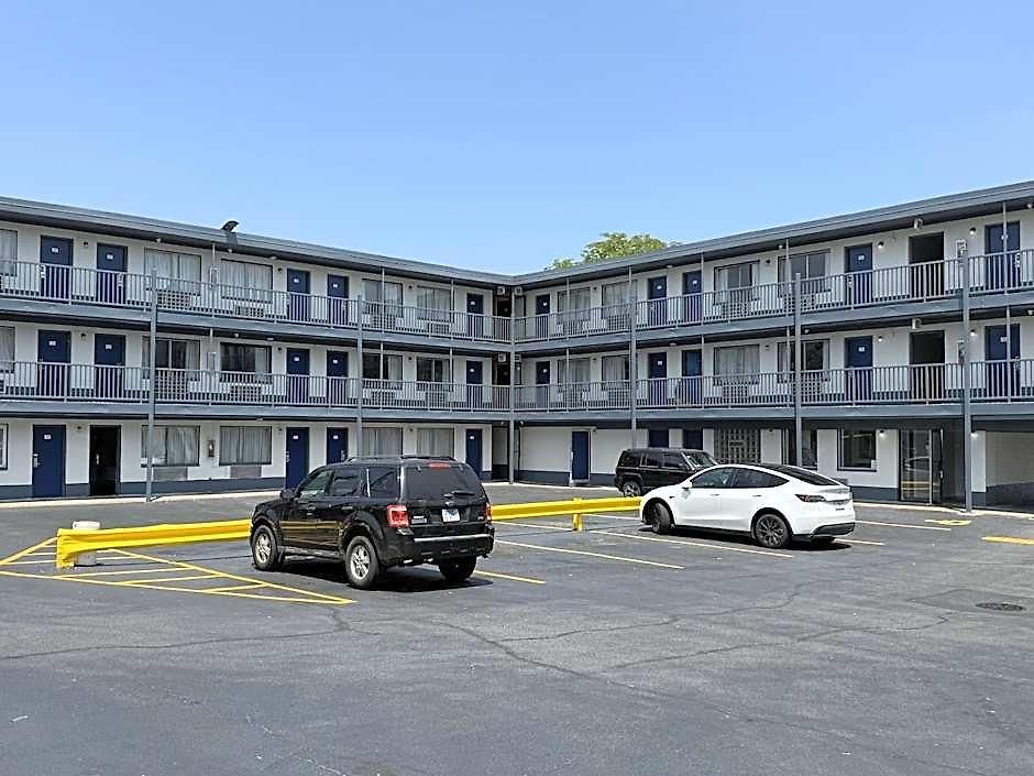 6 Chicago, Il - Halsted Hotel 2*