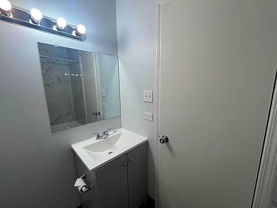 6 Chicago, Il - Halsted 2*