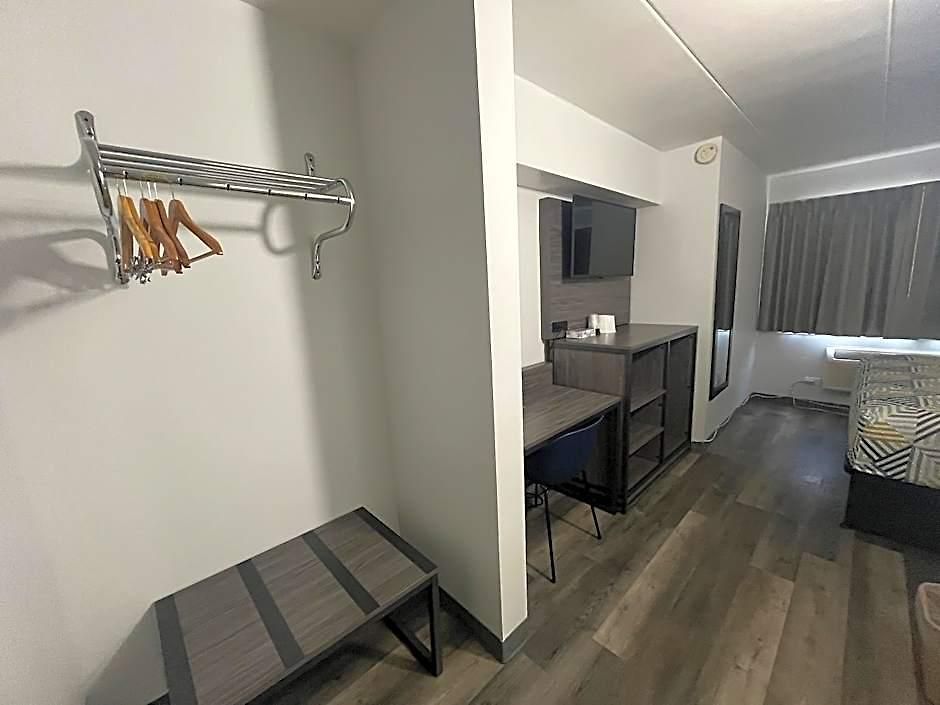 6 Chicago, Il - Halsted Hotel 2*
