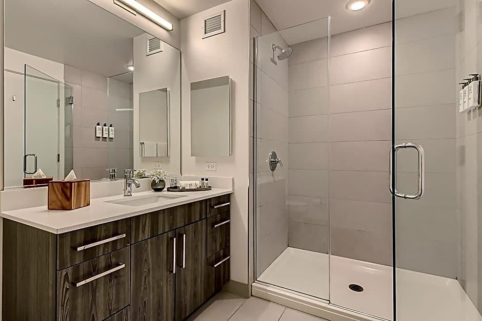 Sentral Michigan Avenue Hotel