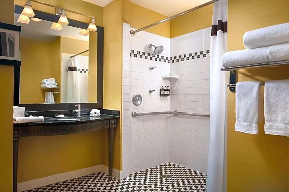 Hotel Chicago, Autograph Collection 4*