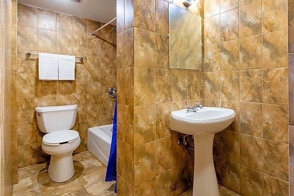 Admiral By Oyo I-94 Hotel 3*