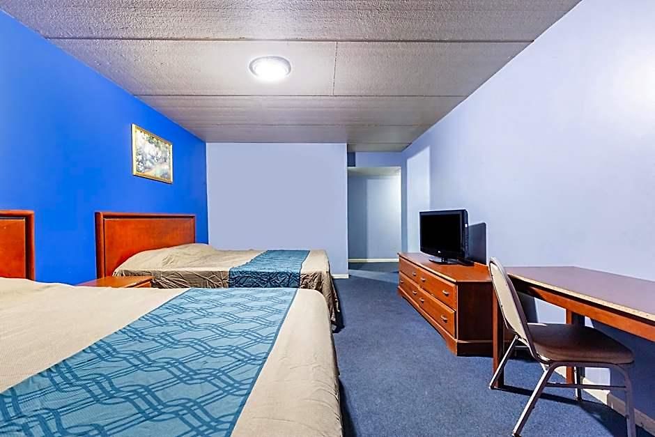 Motel By Oyo I-90 2*
