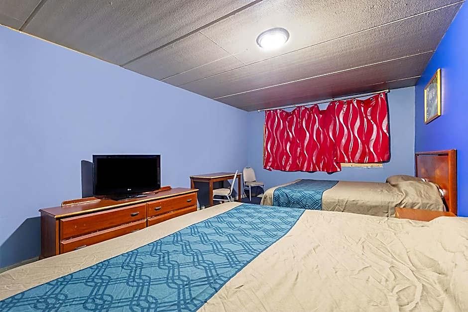 Motel By Oyo I-90 2*
