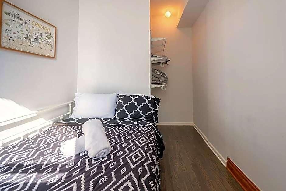 Lincoln Park 3 Bedroom Penthouse Chicago
