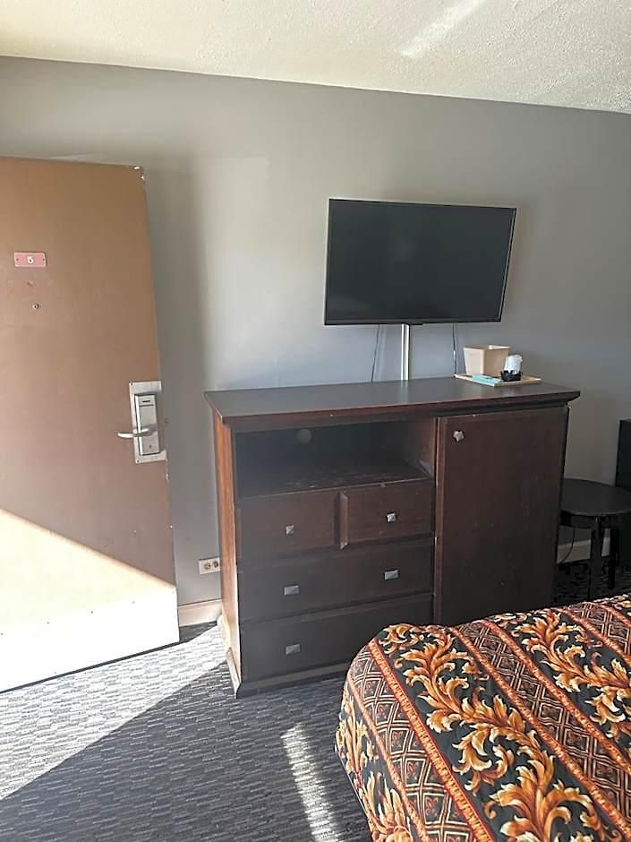 Apache Hotel
