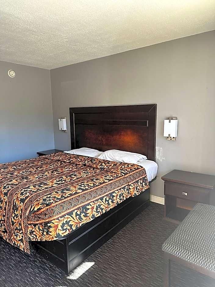 Apache Hotel *