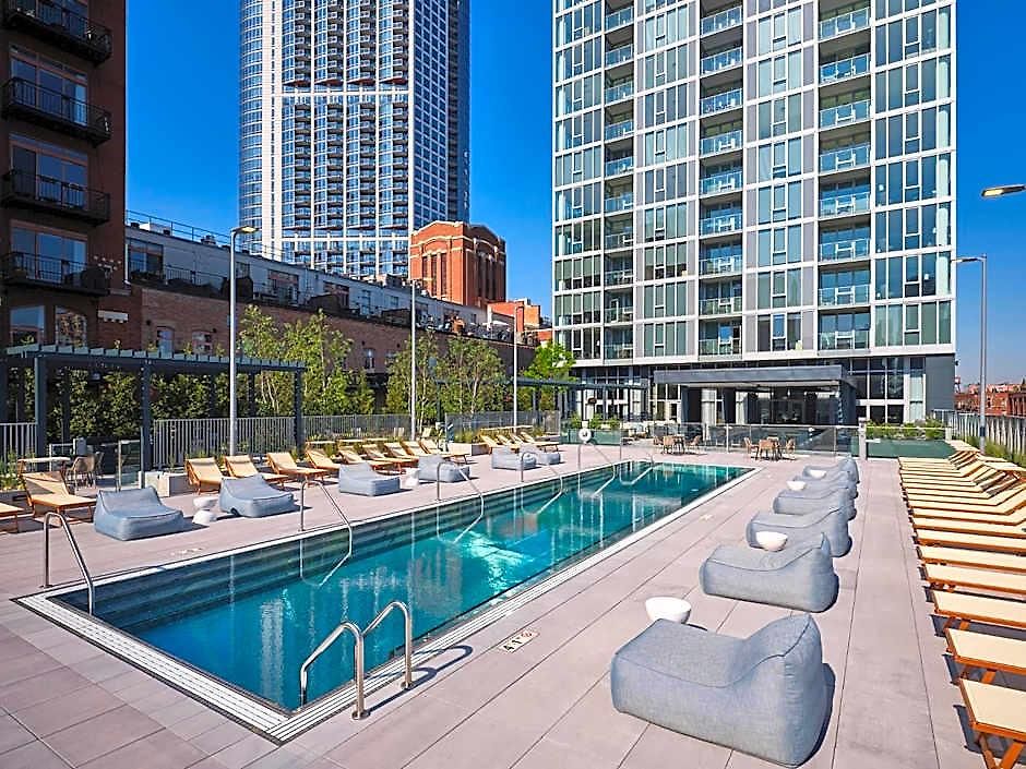 Hotel Level River North 4*