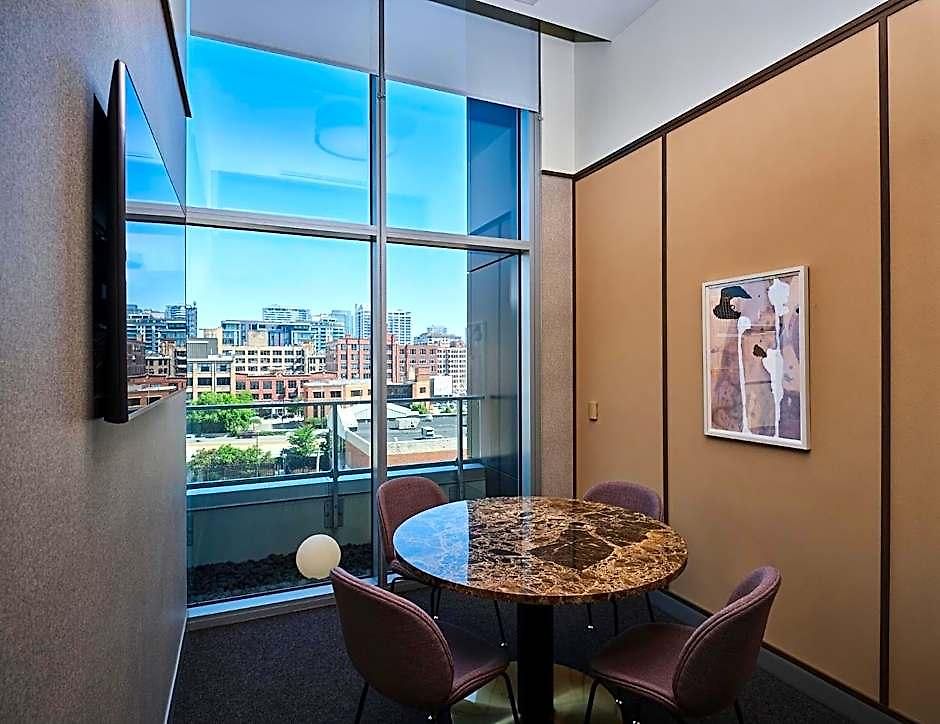 Level River North 4*