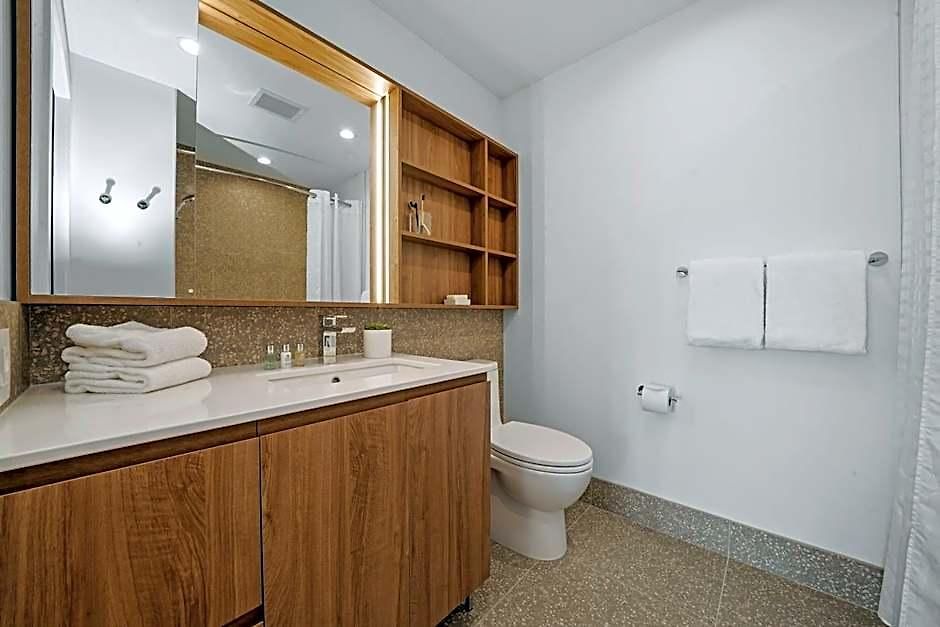 Level River North Hotel