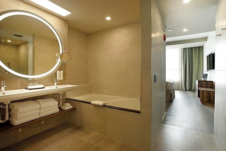 Hotel Riu Plaza 4*