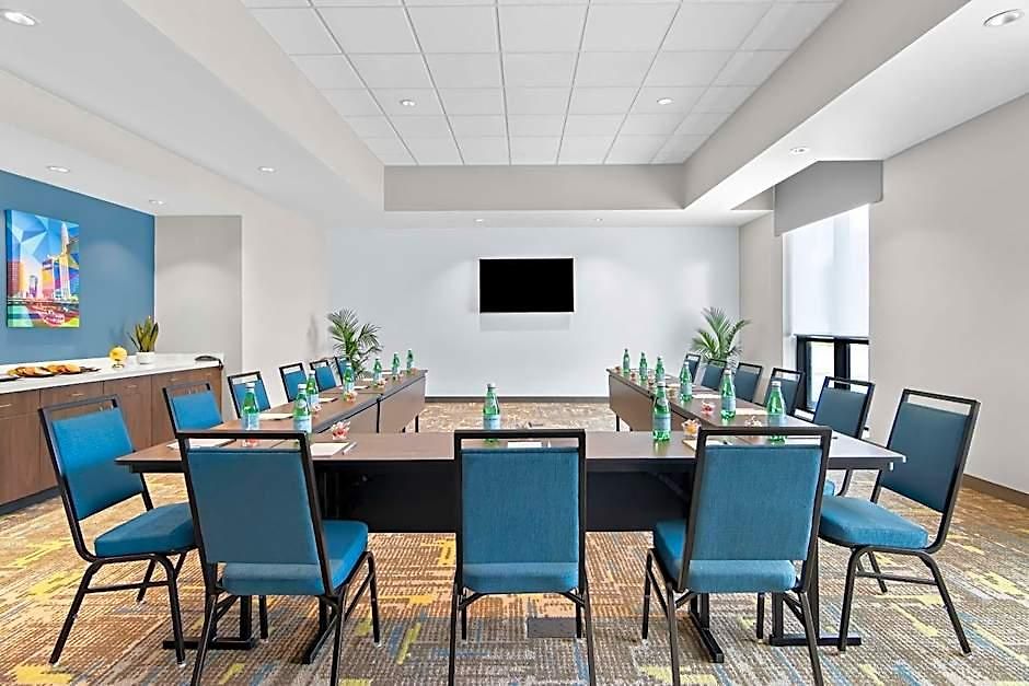Hotel Hampton & Medical District Uic 3*