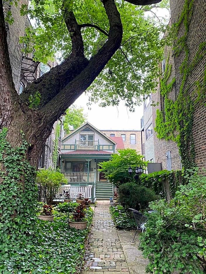 Bed & Breakfast The Toscana Chicago
