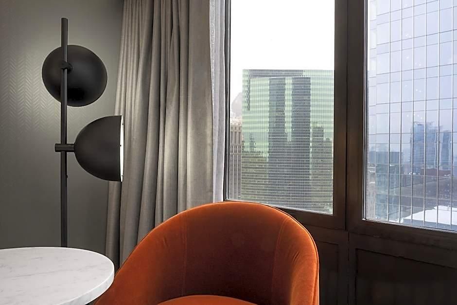 Voco Downtown - Riverwalk By Ihg Hotel