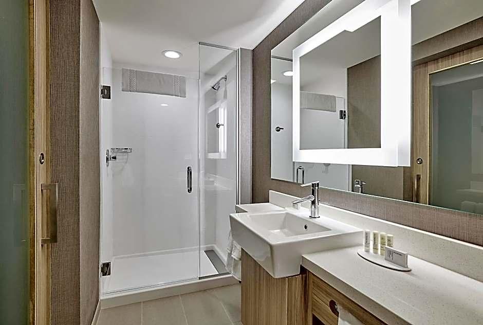 Springhill By Marriott Chinatown Hotel 3*