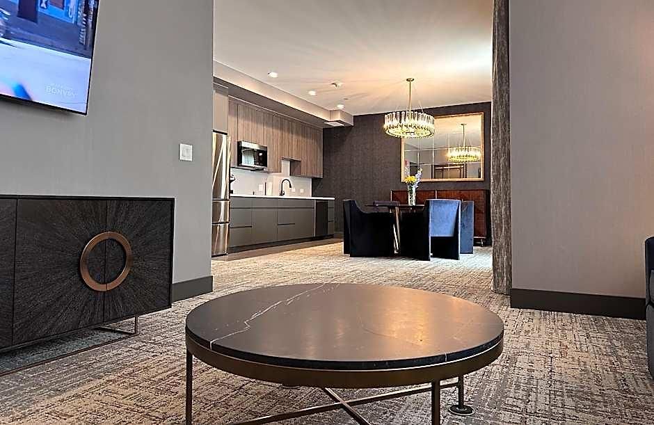 Springhill By Marriott Chinatown Hotel 3*