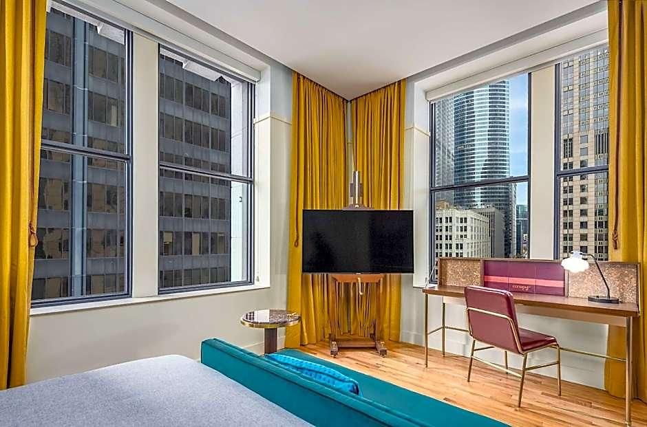 Hotel Canopy By Hilton Loop 4*