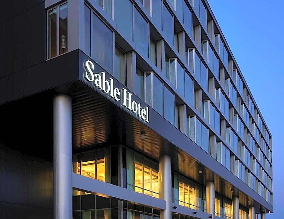 Sable At Navy Pier Chicago, Curio Collection By Hilton Chicago
