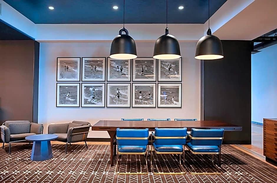 Hotel Sable At Navy Pier Chicago, Curio Collection By Hilton