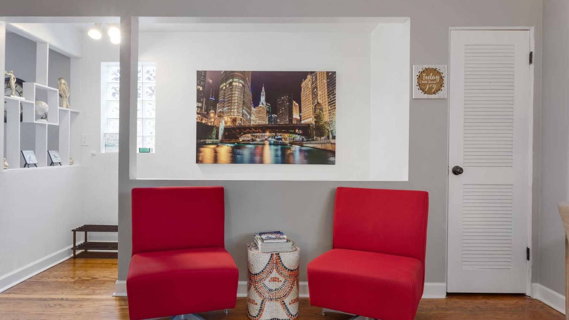 Charm Apartment Chicago