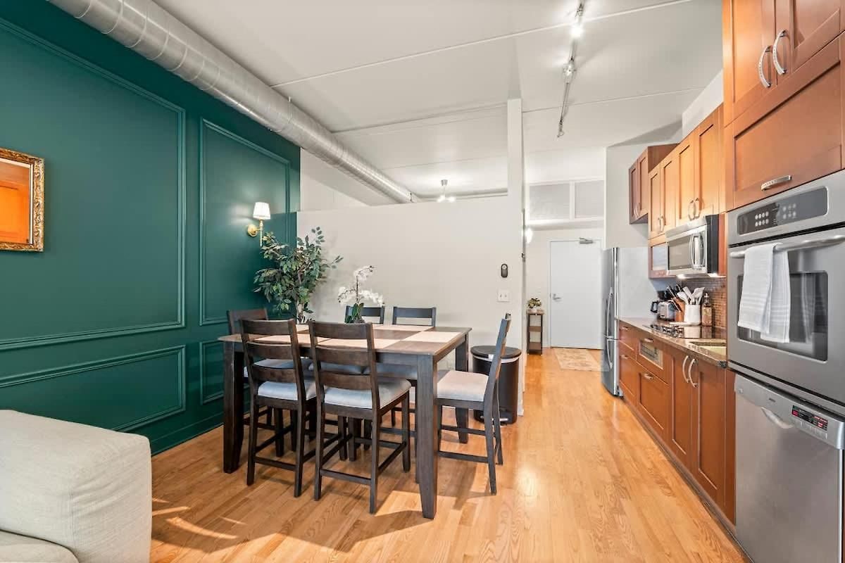 Luxury Fulton Market - Prime Location