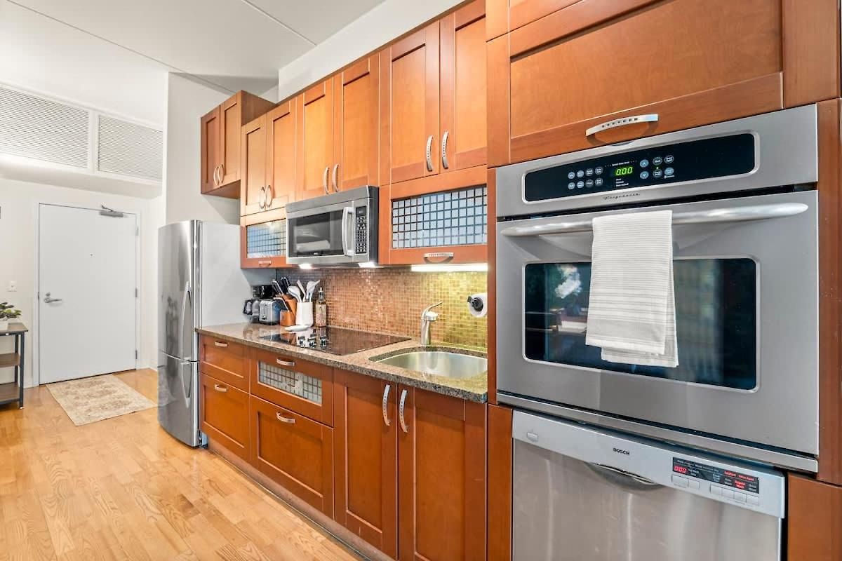 Luxury Fulton Market - Prime Location *