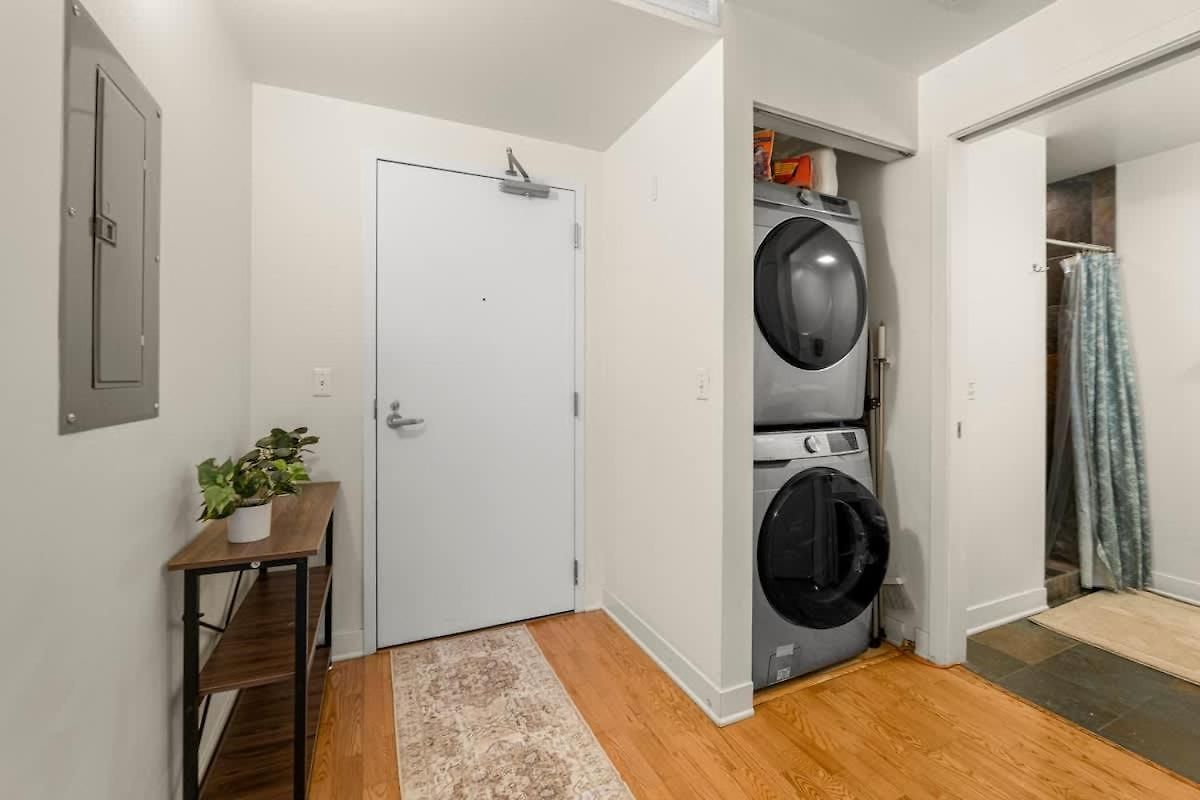 Luxury Fulton Market - Prime Location *