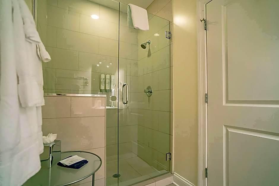 Hotel The 4*