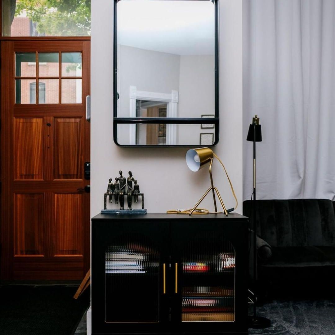 Holiday home 4 Bedroom • Theater • Gym • Walk To Lincoln Park!