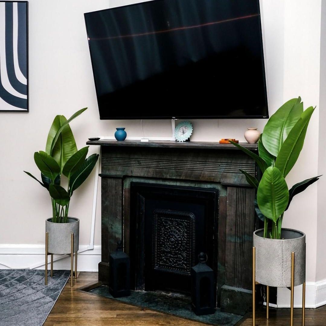 4 Bedroom • Theater • Gym • Walk To Lincoln Park! *