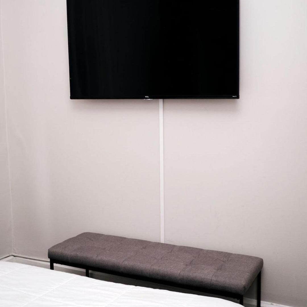 Holiday home 4 Bedroom • Theater • Gym • Walk To Lincoln Park! *