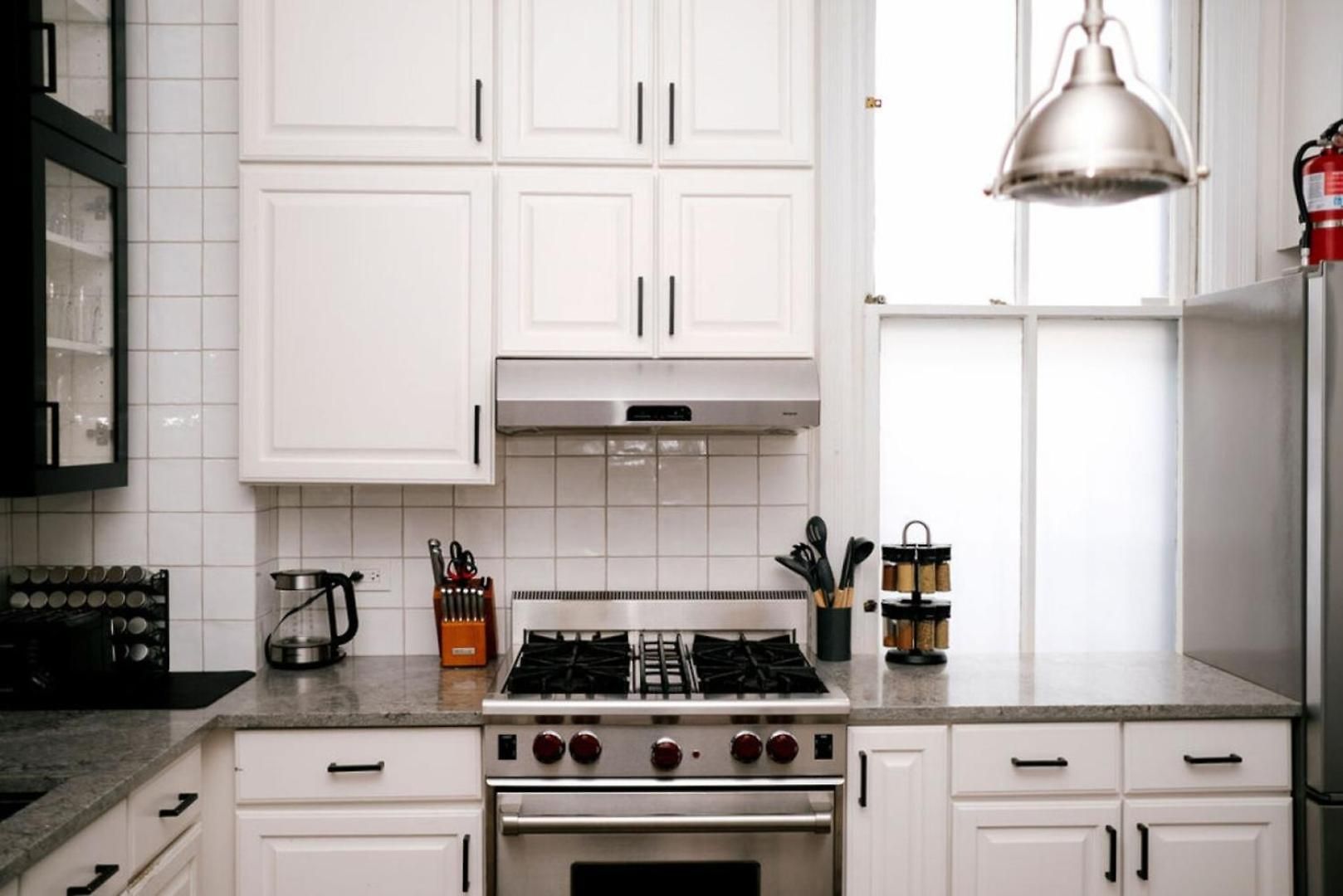Holiday home 4 Bedroom • Theater • Gym • Walk To Lincoln Park! *