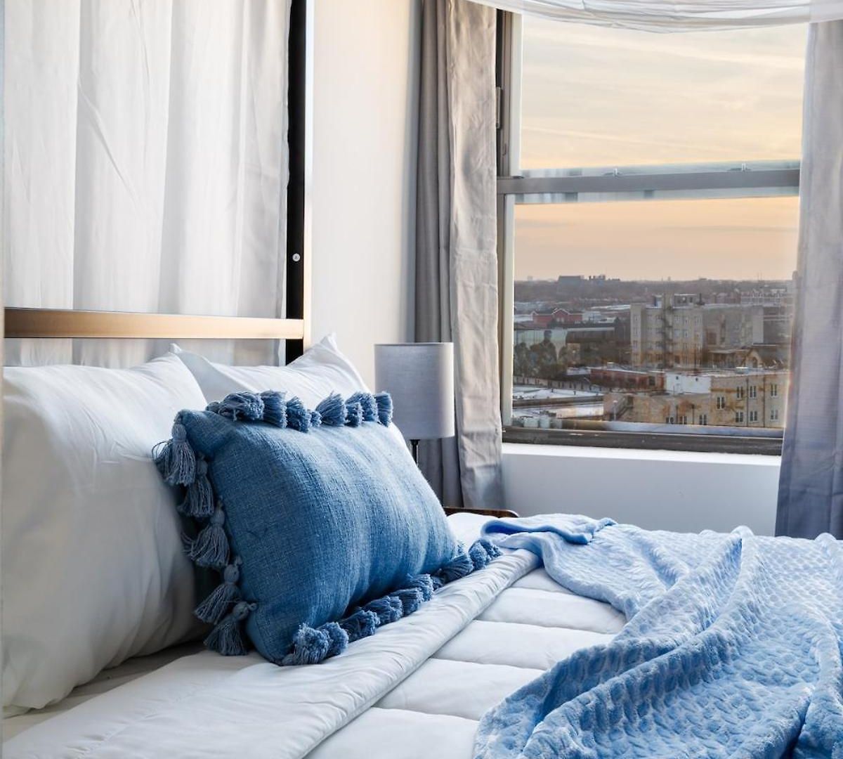 Elegant Style Loft Montrose Rooftop Wfh Gym *