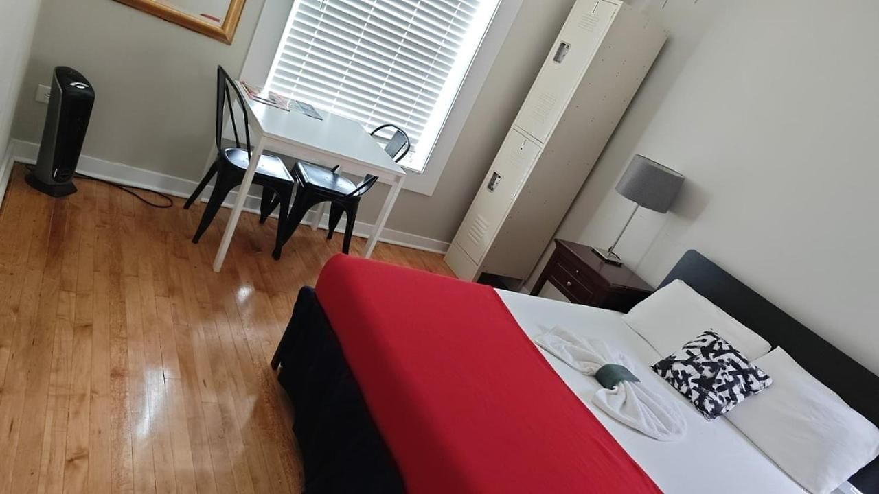 Grand House 424 Hostel Chicago