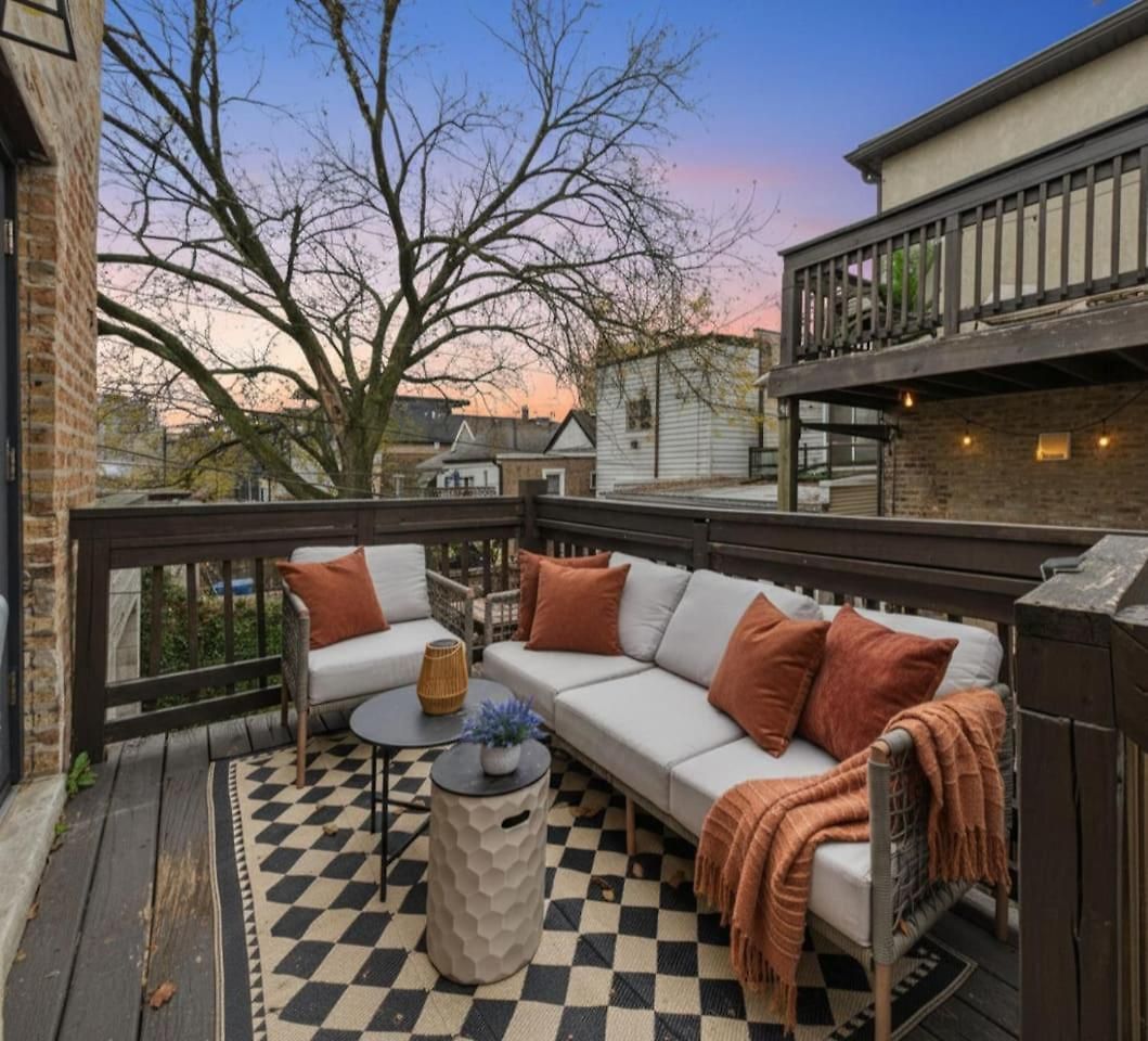 Apartment Boutique Hideaway Private Deck, Fire Pit Chicago